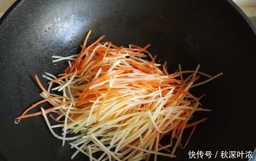 营养|早餐,我家常吃这种饼,不用揉面,5分钟搞定简单省时有营养