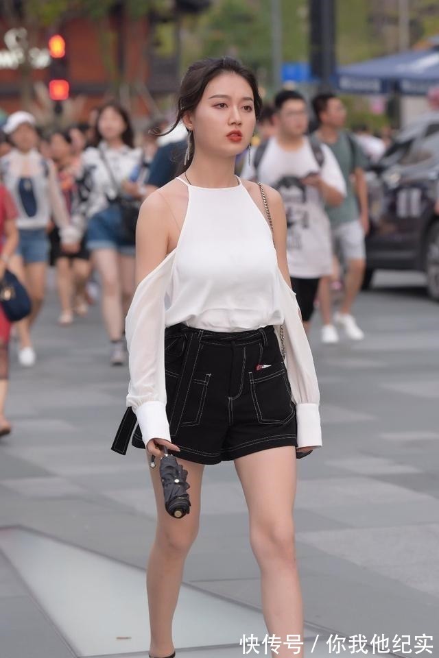 瑜伽裤 飘逸动人的瑜伽裤穿出时尚丽人美,大方得体又不失体态,还显气质!