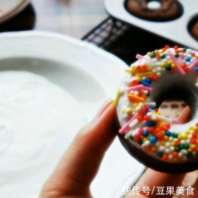 下饭|这么做低脂版巧克力甜甜圈营养又下饭，邻居都能闻到香