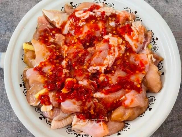 蚝油蒸鸡腿：不需要任何技巧，简单一蒸嫩嫩滑滑超美味
