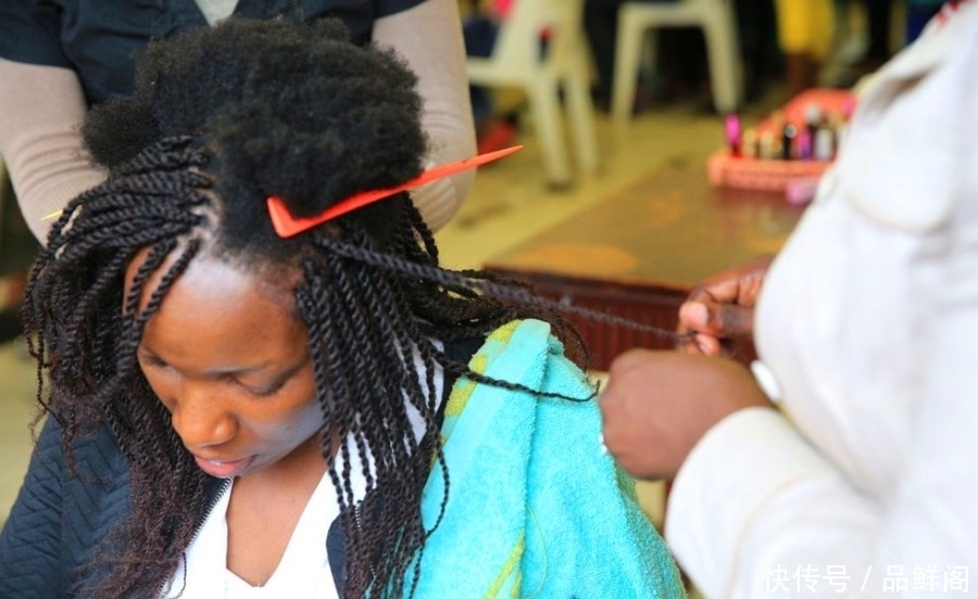 黑人|黑人那一头密密麻麻的小辫,你好奇过他们是怎么洗头