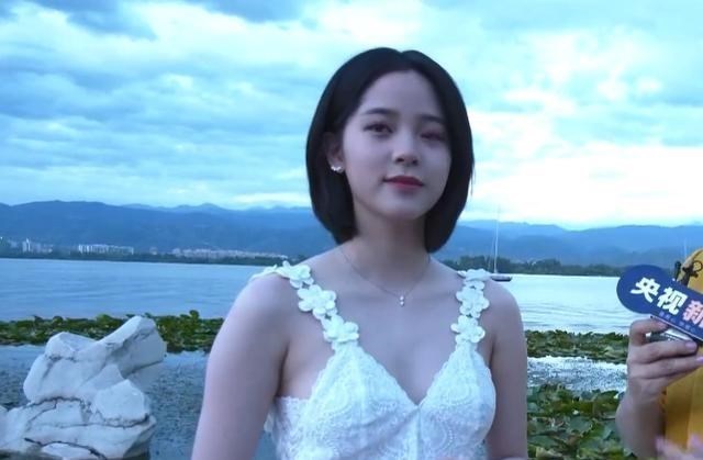 央视|欧阳娜娜: 接受央视专访, 再次上秋晚用大提琴和全国观众共话团圆