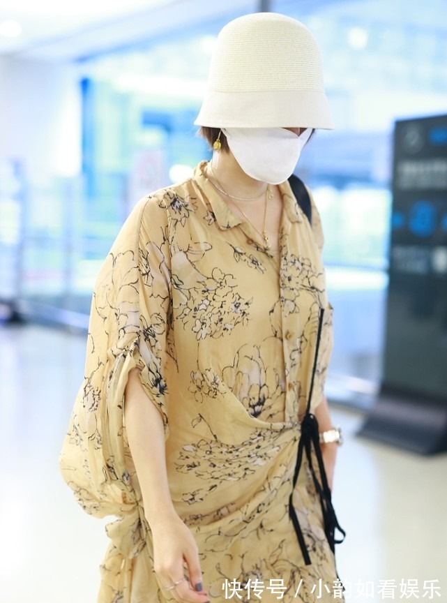 服饰|马伊琍出门像是在度假,渔夫帽+碎花裙穿搭组合太时髦,随性也美