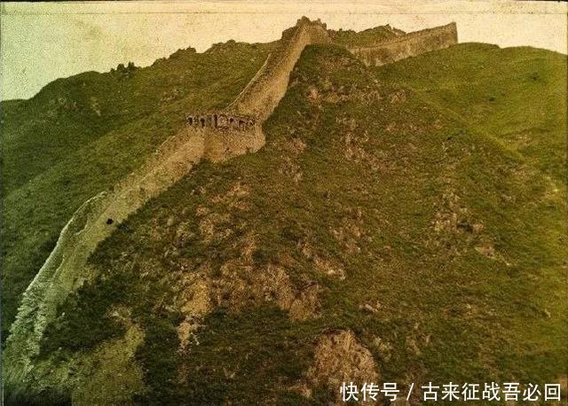 灰尘|1907年北京八达岭长城老照片:荒芜一人,灰尘布满整个城楼