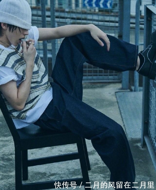 杂志|蔡徐坤全新杂志曝光,首次挑战硬汉风格,这个风格hold住了吗