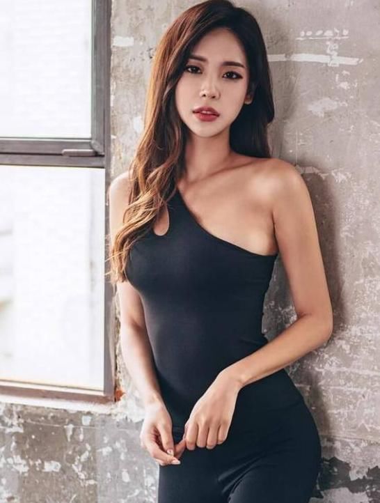 能很好|别具风情的打底裤美女,漂亮有气质,真让人着迷