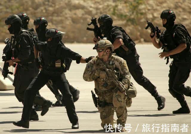 特种部队|为什么特种部队的军人,都将腕表面朝手臂内侧佩戴?