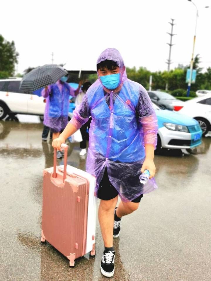 齐鲁壹点|微雨助兴入学忙，聊城大学2021级新生今迎开学