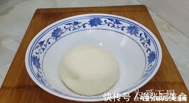 以后葱花饼别再买了,加2勺麻酱,不烫面不发面,比鸡蛋饼都好吃