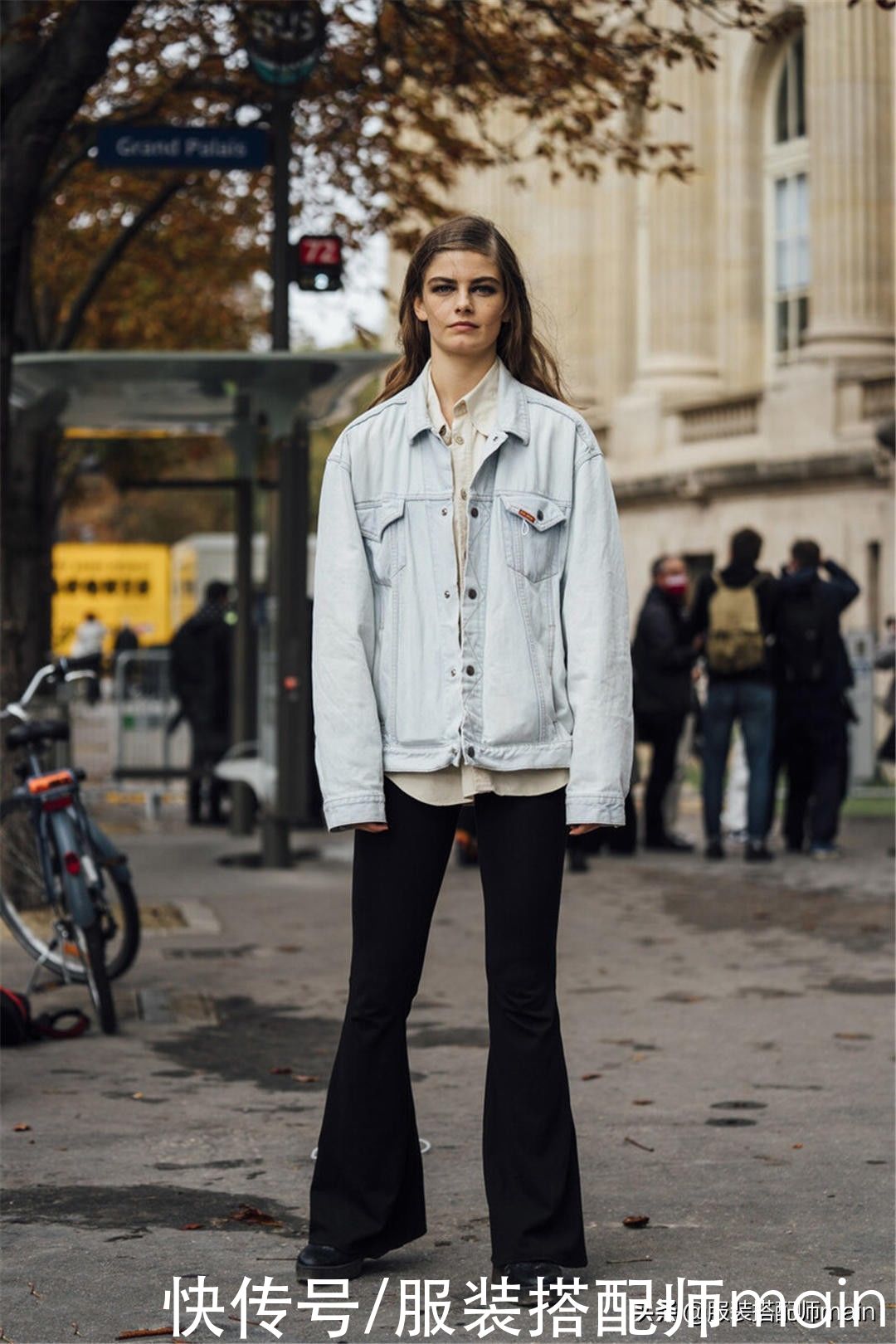 腿粗女孩怎么能少了喇叭裤，不靠PS也能“修”腿