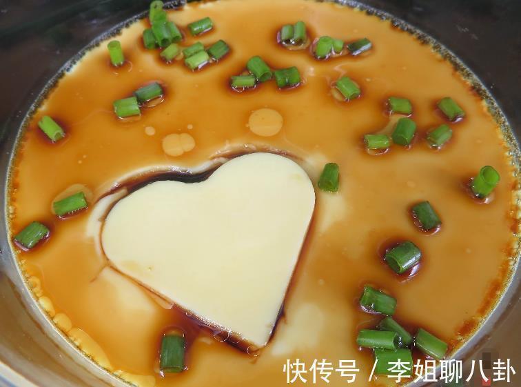 蒸鸡蛋羹不要直接加水,先弄懂3要点,出锅滑嫩鲜美,光滑无气孔