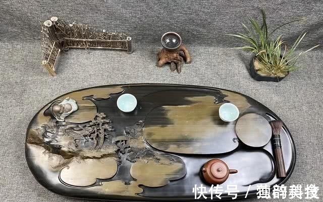 高低级#把一块色彩斑斓的石头,用刀雕刻出来,成品像极了一幅山水画