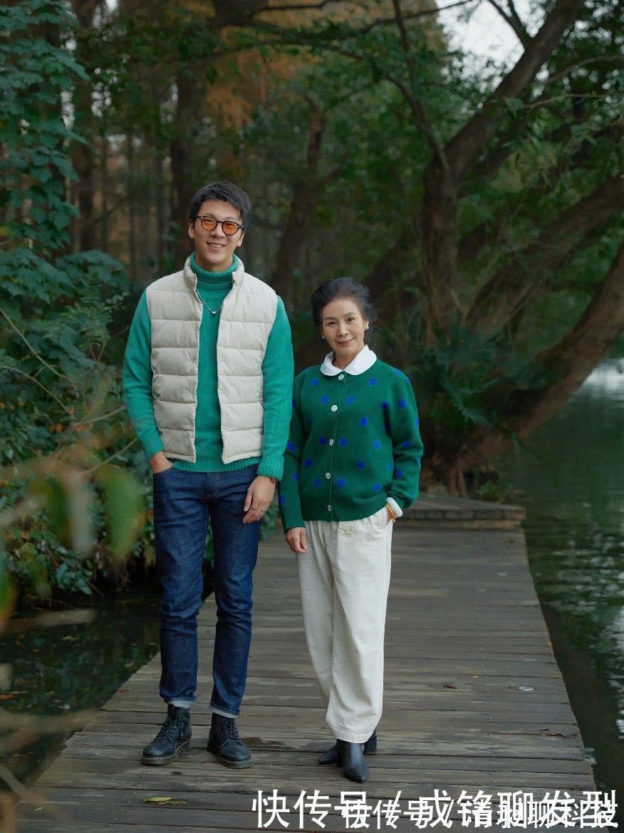 优雅 这位60岁奶奶的穿搭真讲究,优雅知性时髦有魅力,气质不输年轻人