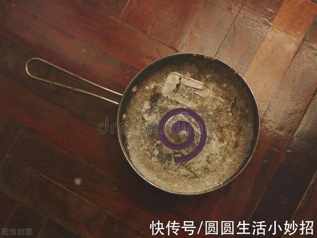 不锈钢锅发黑发黄，教你一招，只需用它抹一抹，立马像新的一样