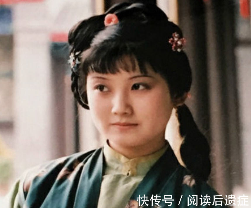 薛宝钗&宝玉外出祭奠金钏儿,林黛玉话里有话,薛宝钗为何不答?