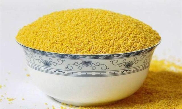 小米粥|坐月子必吃鸡蛋、小米加红糖,老三样有科学依据吗