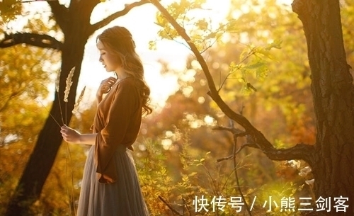 孤蓬@伤感秋词九首:月冷霜寒离人怨,一曲清歌两断肠