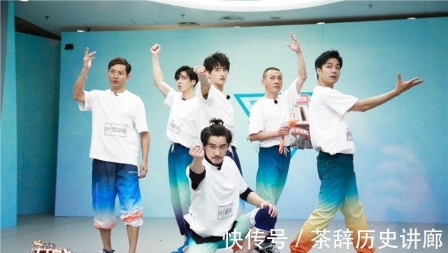 白举纲|《追光吧！哥哥2》更名，不蹭“披哥”的热度？但选手的类型很像