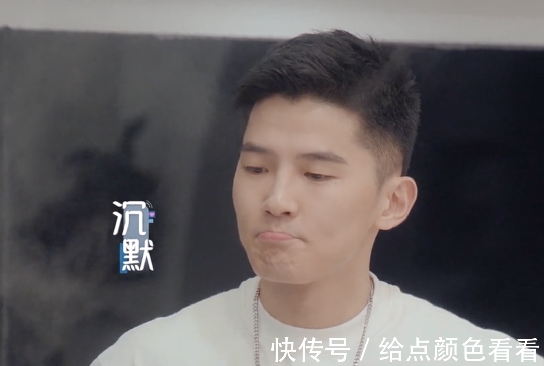 大龄|《心动的信号4》为何都冷落男三?30岁大龄,脱鞋不洗手就打鸡蛋