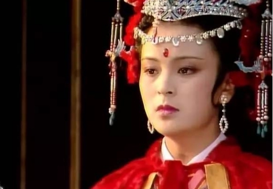 贾探春!红楼梦其实和亲的不是探春而是林黛玉,但因为他,探春成了替代