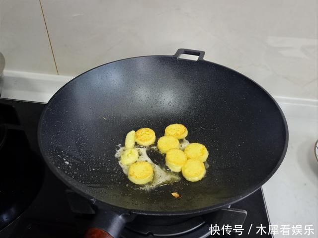 晚餐|老两口的极简晚餐,味道鲜美吃不胖,网友南方人净吃草