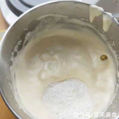 低筋面粉|肉松蛋糕很受欢迎的一款小蛋糕