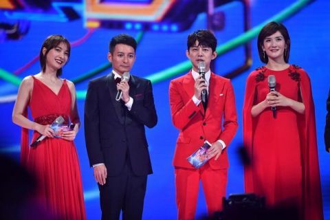 簽署|湖南臺(tái)繼續(xù)娛樂(lè)大家，主持人簽署德藝雙馨保證，大家對(duì)此怎么看？他們配嗎？