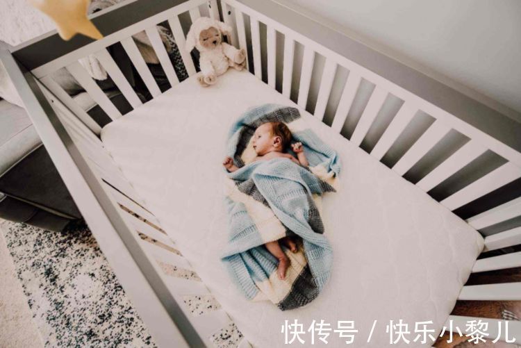 大宝|二宝降生以后,大宝跟谁一起睡成难题,年轻宝妈的做法值得借鉴