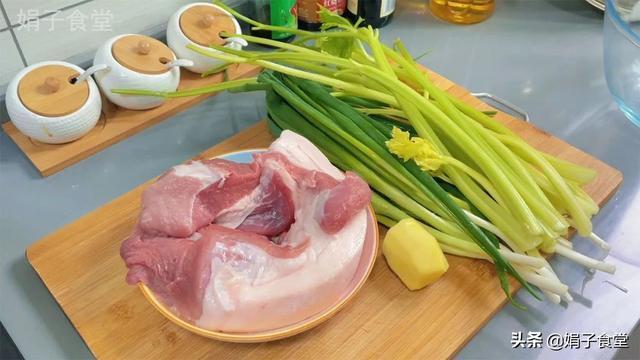 猪肉饺子好吃有窍门，调馅多加这一步，比饺子馆的好吃，又鲜又香