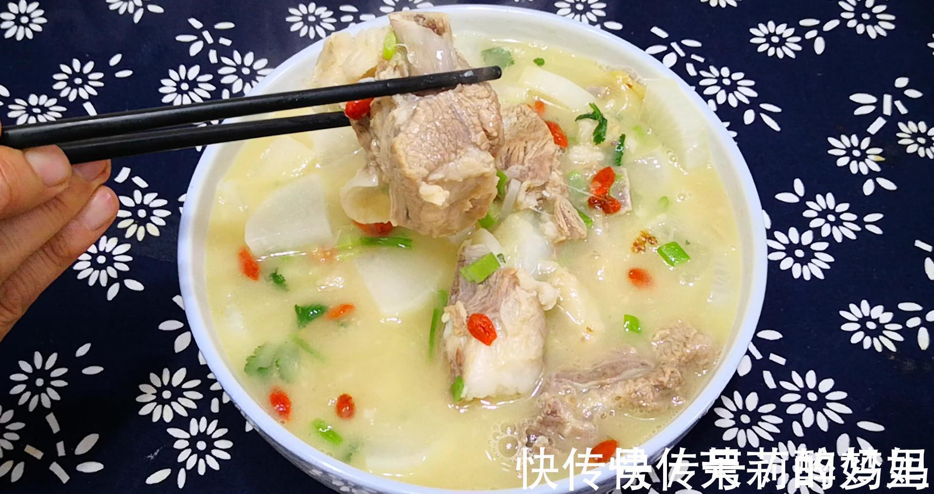 多喝|秋天如果有条件,建议中老年人:多喝这汤,增强免疫力,营养健康