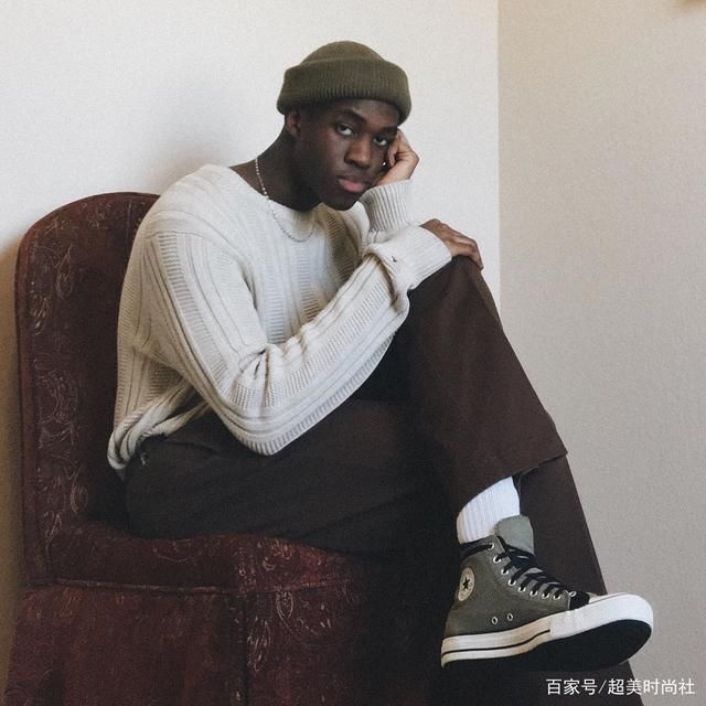 t恤|黑人时尚模特走红网络，复古时尚风引人注目，还获评最佳着装奖