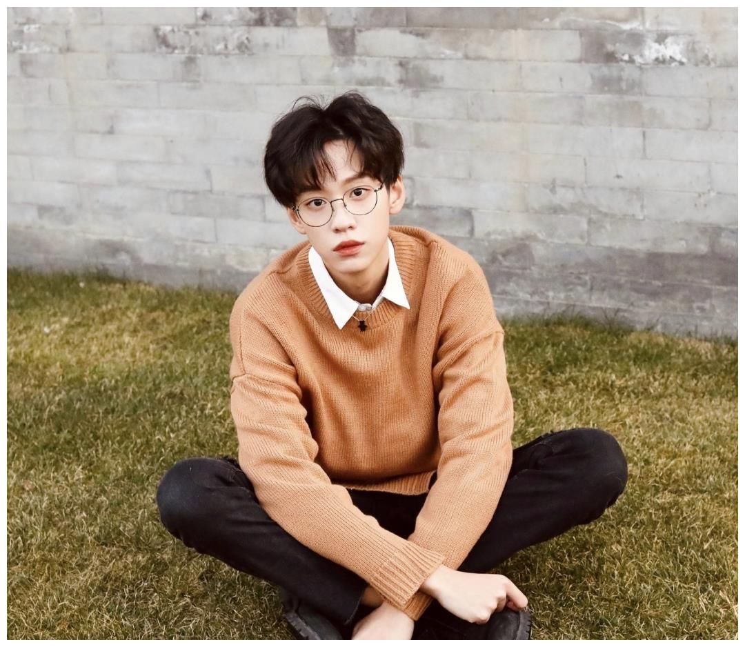 余景天不退赛还有望C位出道？网传罗一舟C位已定，猕猴桃的魔咒