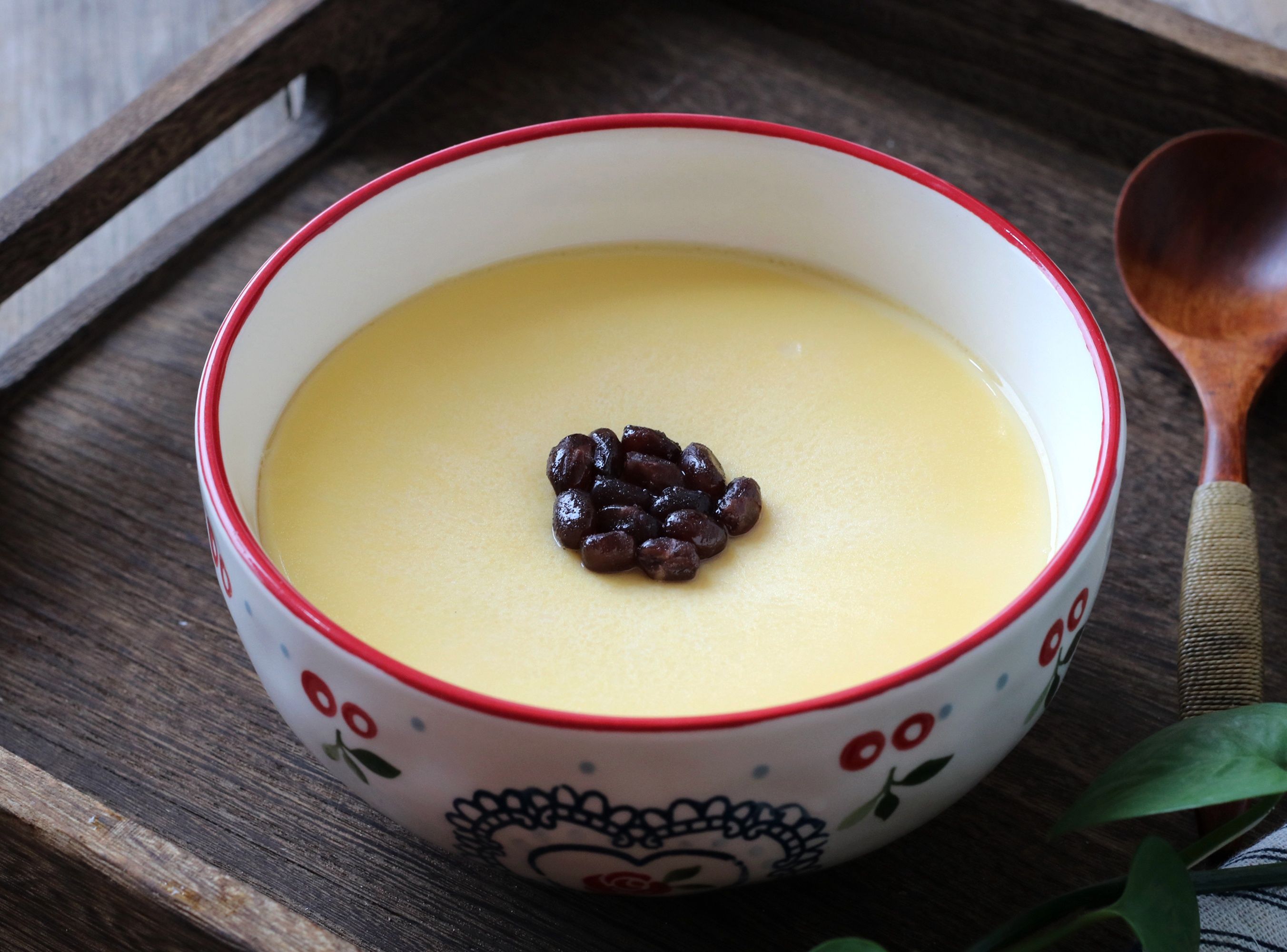 鸡蛋牛奶是绝配，上锅蒸8分钟，香嫩细腻营养高，孩子天天都想吃