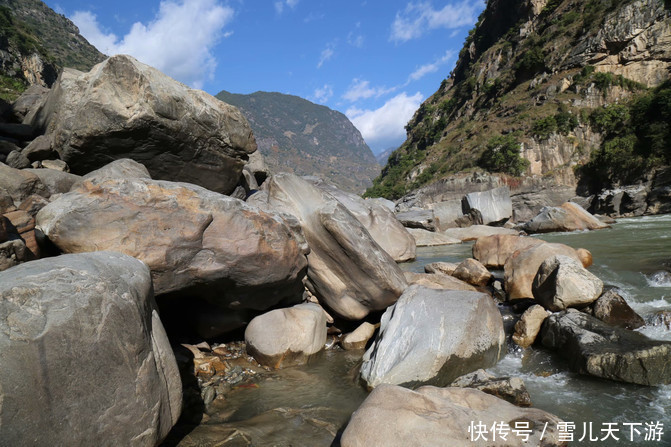 怒江峡谷内素有，十里不同天，万物在一山，之说