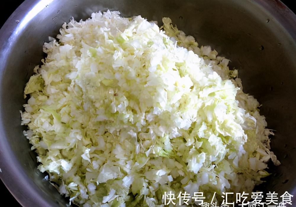 包白菜肉馅水饺，牢记“3要2不要”，肉馅多汁不腥不发柴