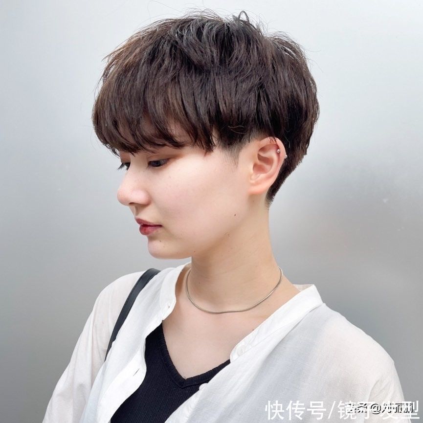 盖盖头 女人都该试试这4种发型，效果真的不一样，它能让你颜值翻翻