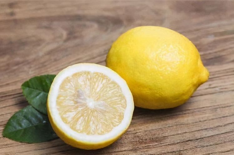 每天可以堅(jiān)持吃3種食物，補(bǔ)充營(yíng)養(yǎng)、滋潤(rùn)肌膚，早吃早受益！