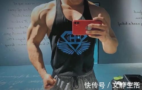 学生时代|22岁“小鲜肉”脱衣秀身材,白巧克力腹肌有点可!