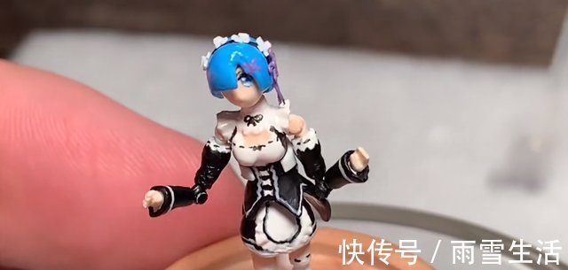 粉筆|手辦界最小手辦?用粉筆制成,比指甲蓋還小,關節能自由轉動!