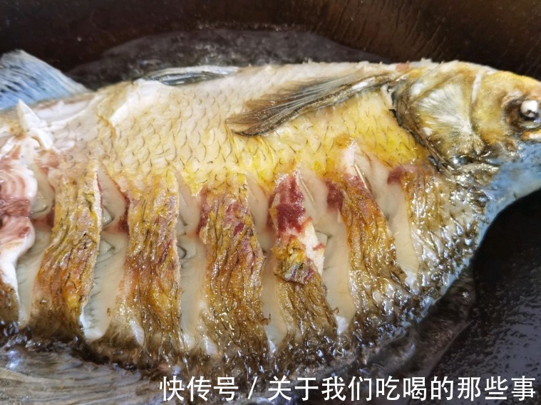 无论什么鱼，红烧时牢记3个技巧，鱼肉软嫩鲜美没腥味，太好吃了