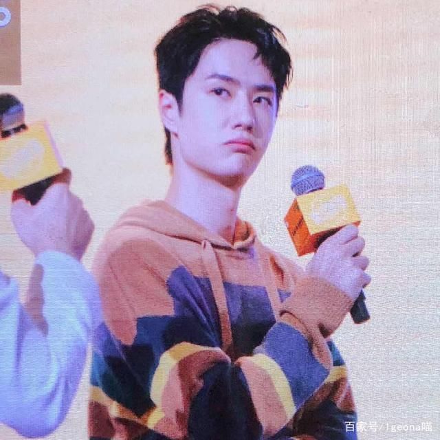 王一博：粉丝见面会开成军训第一人！猫头军事化管理，啵好严格！