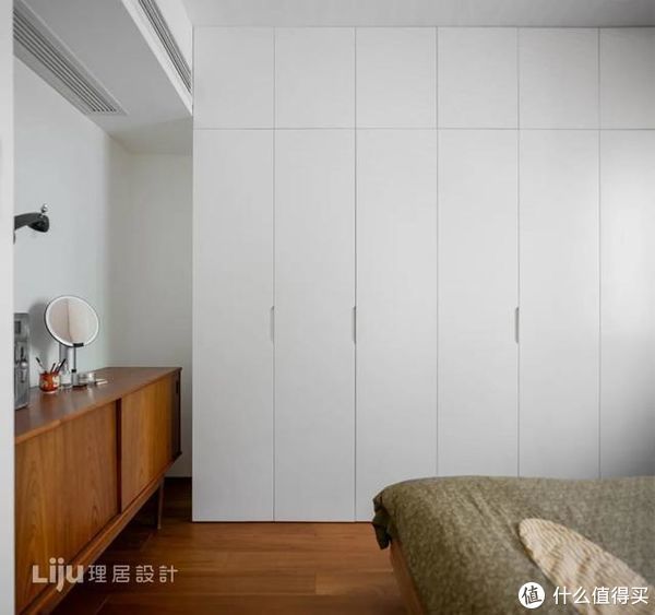 楼房|二手一楼房庭院惨遭荒废,原房东看到改造效果:早知道再加30万也不卖