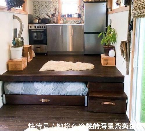 小户型|小户型面积不够不要卧室了,把厨房抬高30公分底下塞张床