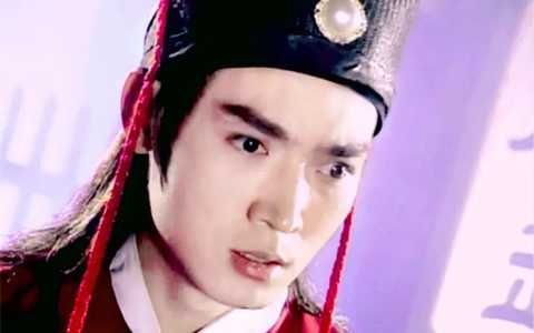 穿紅衣服最帥的男人長這樣