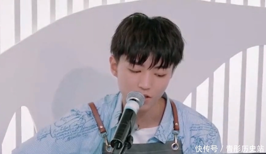 周杰伦 撩妹高手?张艺兴弹唱《晴天》完整版流出,杨紫唱的歌词引热议