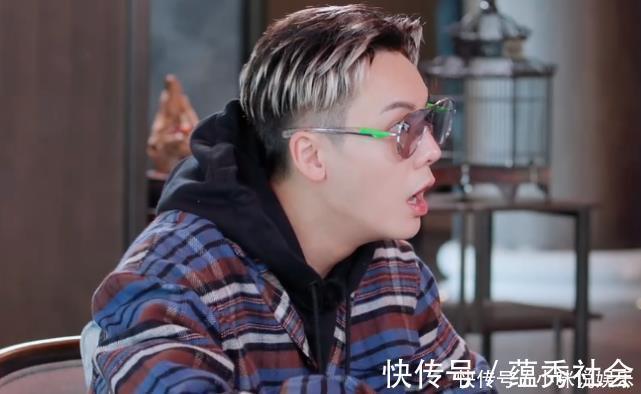 刘雨昕“连环挑眉”绝技丞丞看呆，欧阳娜娜不服输注意她做了啥