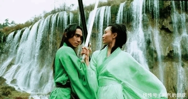 拔剑|对于霸气修长的汉代长剑, 古人都是怎么佩戴才能让自己更迅速拔出剑?