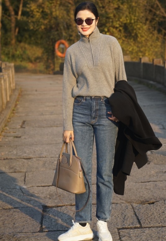 潮人|天冷了,“牛仔裤”过时了?看看这些潮人示范,时髦好看又上档次