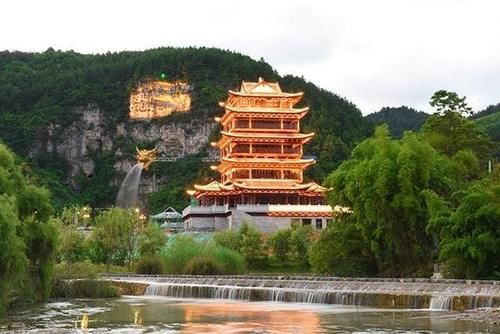 中年|贵州“另类走红”的景区，耗资百亿建造“水龙头”，或成新地标