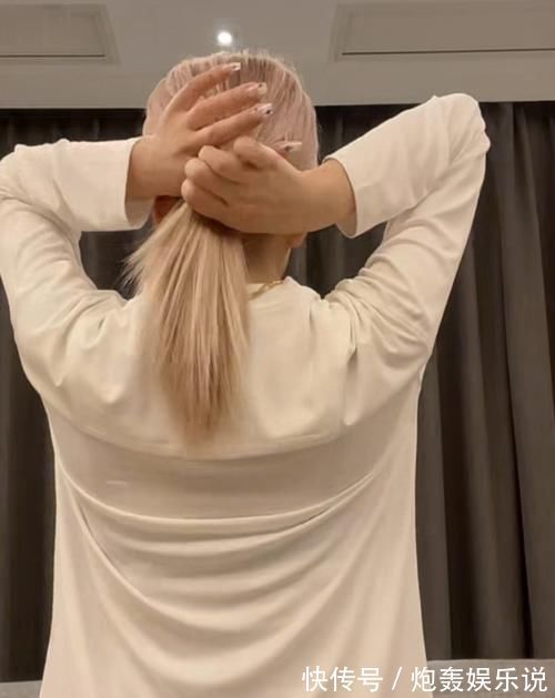 大法|5种免橡筋绑头发大法女生必学!零工具随时打造韩星慵懒的气质!